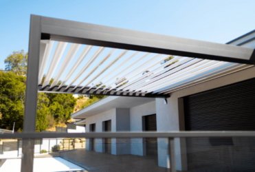 Votre pergola bioclimatique signée AZ habitat : la solution idéale pour vos espaces extérieurs